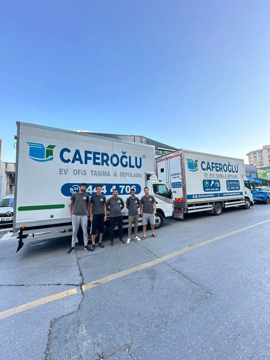 Caferoğlu Nakliyat ekibi ve araç filosu